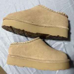 BearPaw Tan Suede Mules